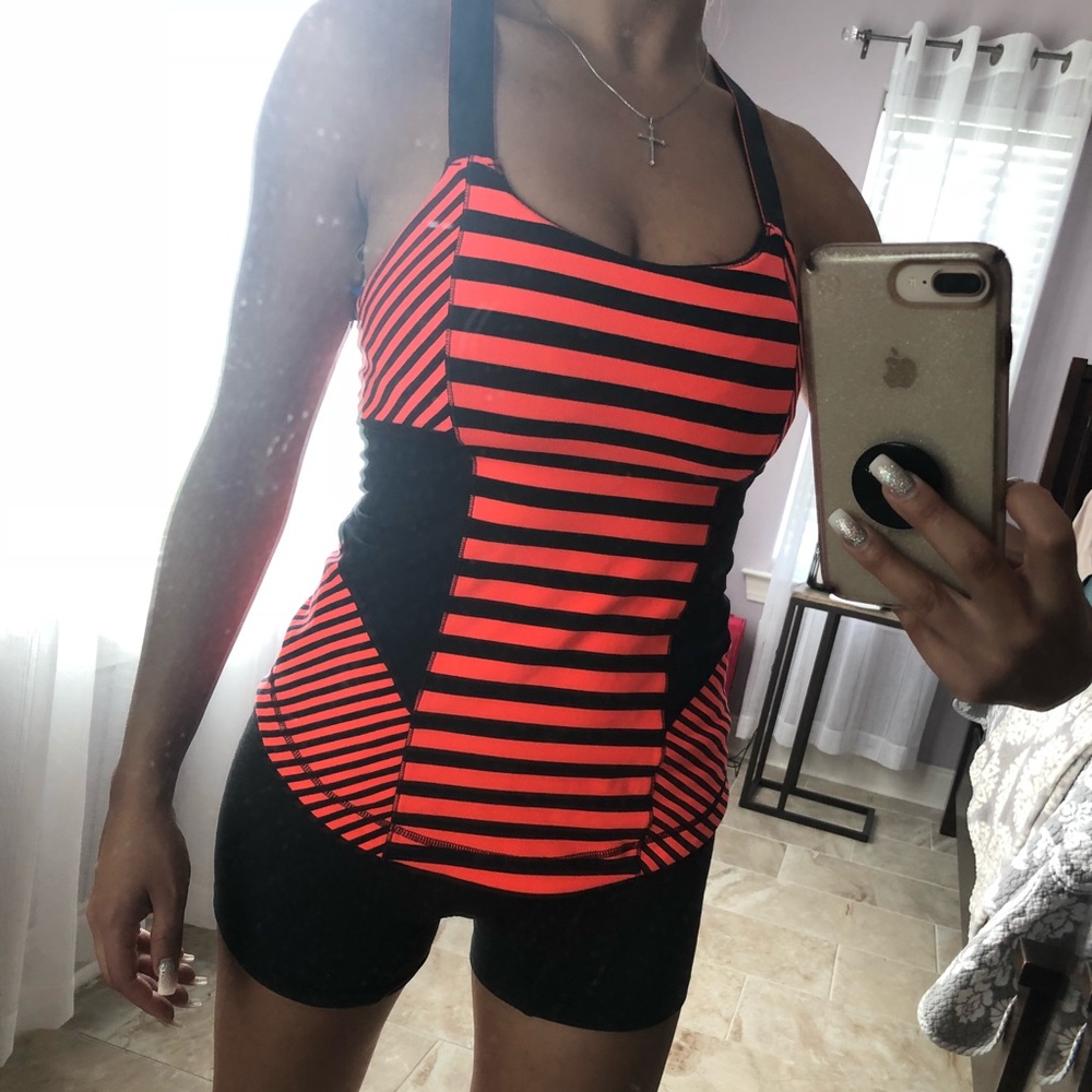 Lululemon top
